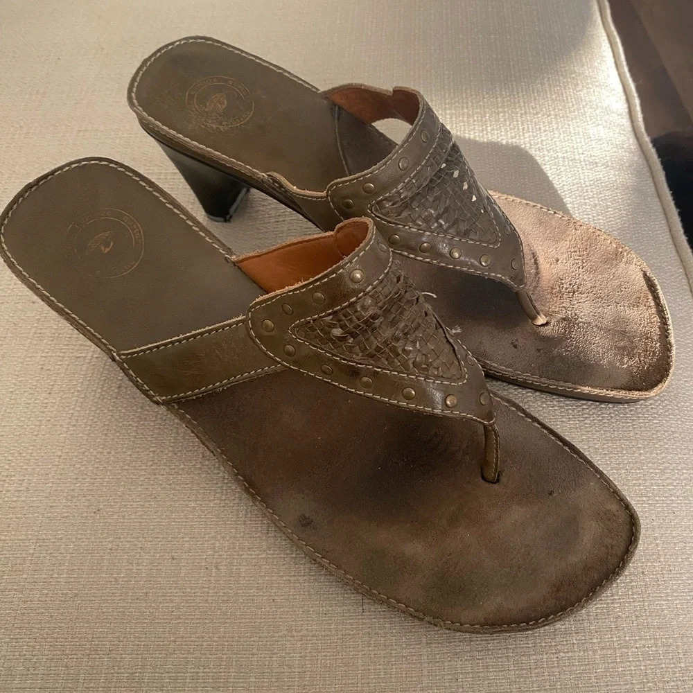 Women’s thong sandals heels size 10 nurture brand sage green